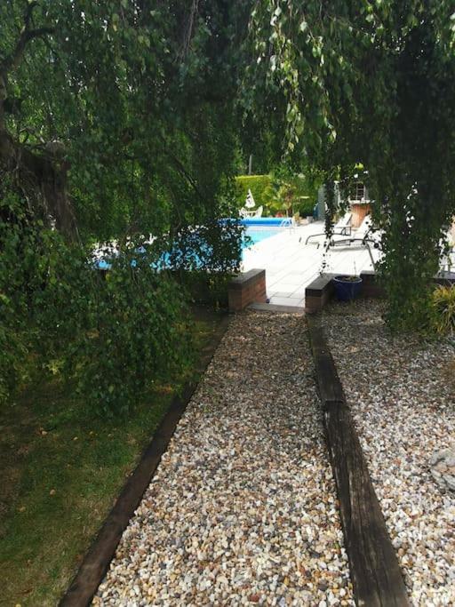 The Squirrels- Alresford, Essex Apartment Exterior photo
